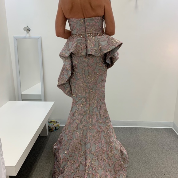 Stunning NWT Terani Gown for any occasion - Picture 7 of 8